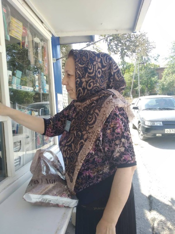 Рабочие будни специалиста по работе с семьей и детьми ГБУ РД КЦСОН в МО «Сергокалинский район»Магомедовой Н.А . Покупка товаров промышленного производства, изучение финансовой грамотности.