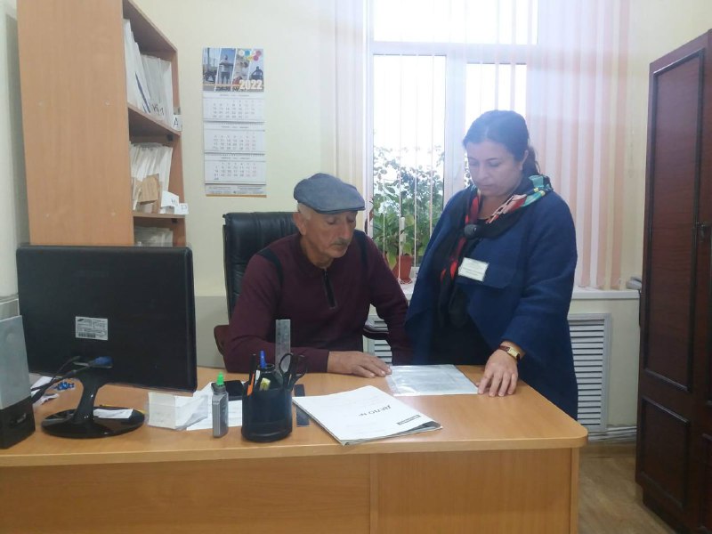 Совместно с работником социальной защиты населения Сергокалинского района Абакаровым М-С.