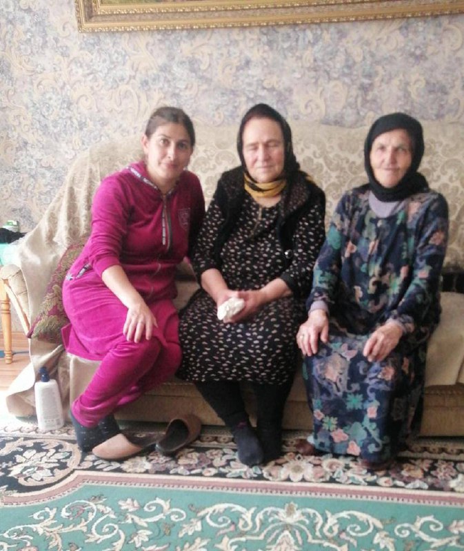 Социальные работники с. Сергокала поздравили своих получателей социальных услуг с Днём пожилых людей.