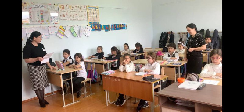 Социальные Педагоги Бибулатова М и Алишихова Р в СОШ 1 , провели мероприятие посвящённое ко дню „ Белой трости», в а также раздали буклеты учащимся школы.