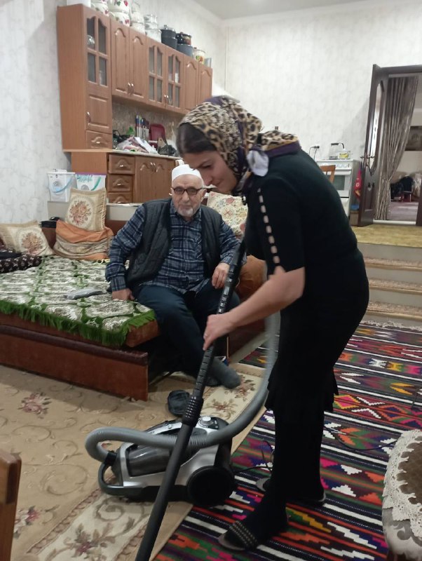 Проверка специалистом по социальной работе Алиевой Р. социальных работников за оказанием определенных услуг