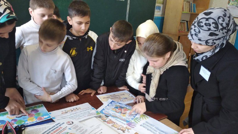 Специалисты по работе с семьёй и детьми ГБУ РД КЦСОН в МО «Сергокалинский район»Джупанова Х. и Абдуллаева З. провели мероприятие, приуроченное ко Дню правовой помощи детям.