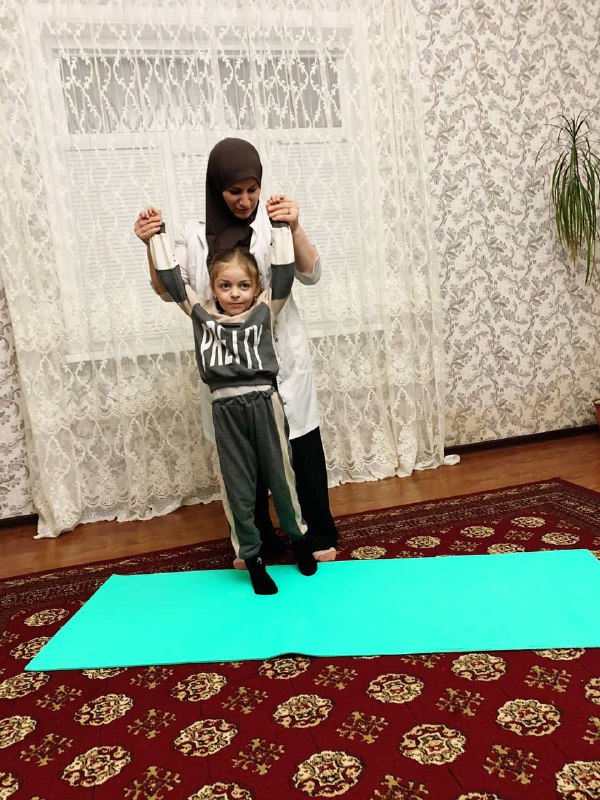 одним из важных средств реабилитации детей, которые страдают церебральными параличами, является лечебная физкультура.