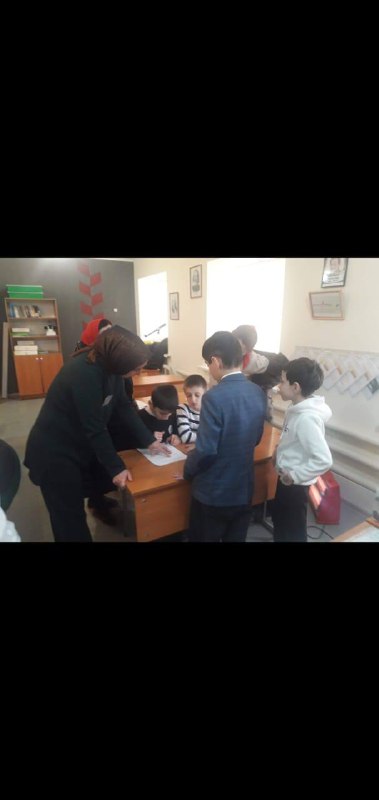 Специалист по работе с семьёй и детьми Абдуллаева З. М. Совместно в школе провели Мероприятия, посвященные Международному Женскому Дню 8 Марта.