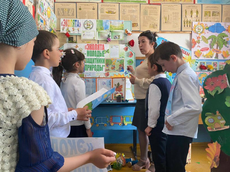 Специалист по работе с семьей и детьми ГБУ РД КЦСОН в МО «Муртазалиева А.И. провела экоурок "Эколята-молодые защитники природы"