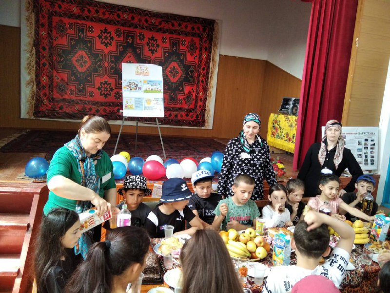Специалисты отделения семьи и детей Джупанова Х., Абдуллаева З, и Шихшабекова М. Провели мероприятие, посвящённое ко Дню защиты детей.