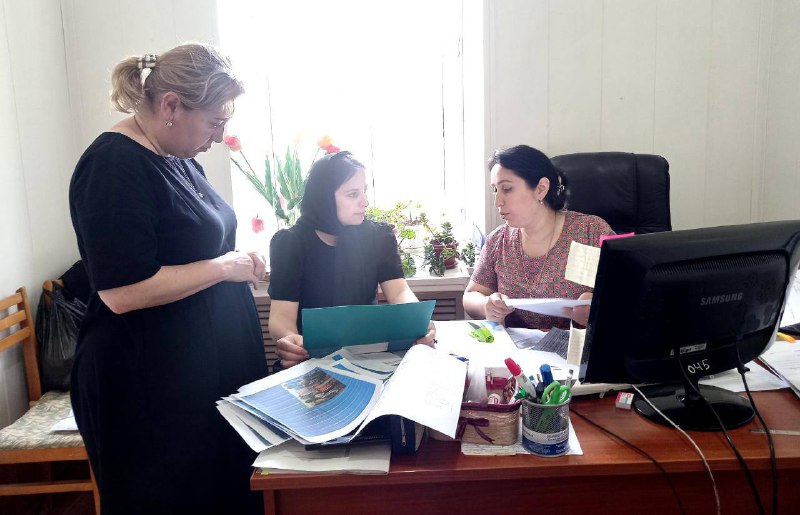 В отделении социального обслуживания на дому детей и семьи с детьми ГБУ РД КЦСОН в МО "Сергокалинский район" завершили подготовку документов к региональному этапу Всероссийского конкурса «семья года" по номинации "Семья -хранитель традиций и семей»