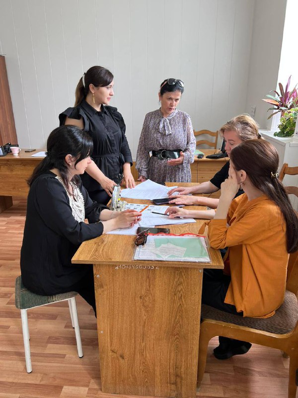 Будни специалистов отдела семьи и детей ГБУ РД КЦСОН в МО « Сергокалинский район»Подготовка в мероприятию посвященному Международному дню защиты детей