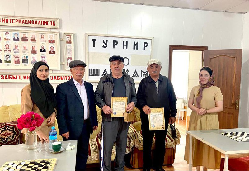 Турнир по шашкам приуроченный ко дню социального работника.