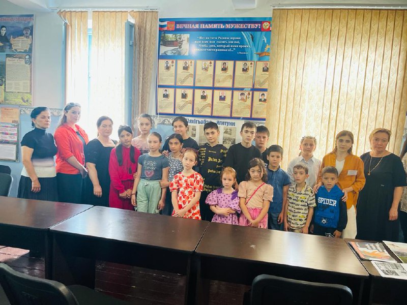 ✔️1 сентября специалисты отделения семьи Комплексного Центра социального обслуживания Сергокалинского района организовали в читальном зале районной библиотеки мероприятие, посвященное Дню памяти по жертвам чудовищного теракта в Беслане.