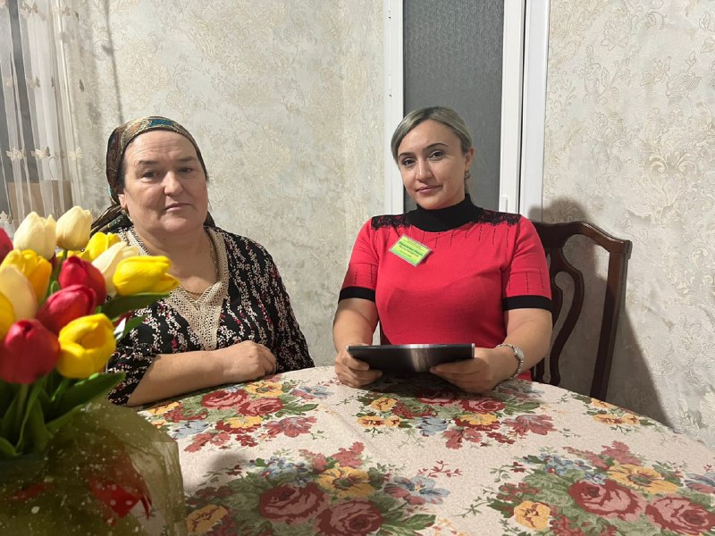 ✅Специалист по работе семьей Муртазалиева Раисат нанесла визит матери участника Специальной Военной Операции (СВО) Раджабова С.
