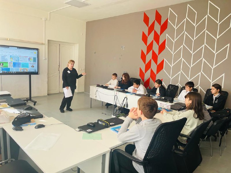 ❗️Специалист Алхасова Марият провела мероприятие ко дню правовой помощи детям в СОШ №1.
