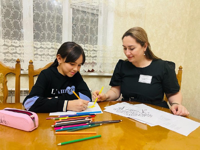 🔺Специалист по работе с семьей и детьми Джалилова Марзият напомнила своим подопечным о предстоящем дне День Матери.