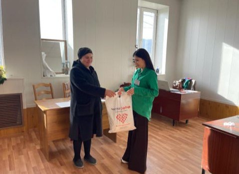 ✔️Специалисты комплексного центра Сергокалинского района оказали материальную помощь от благотворительного фонда «Чистое сердце» малоимущим многодетным семьям.