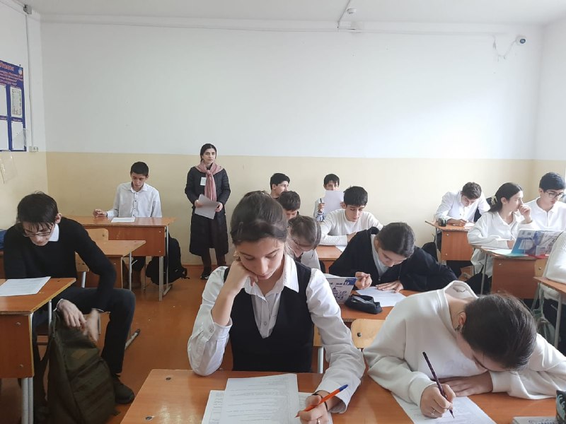 ⚠️Заведующая отделением семьи Мусаева Салимат и специалист по работе с семьей Багомедова Патимат провели беседу и тестирование в 9 классе СОШ 2 с целью определения латентных склонностей к экстремистским проявлениям среди школьников. В тестировании приняли