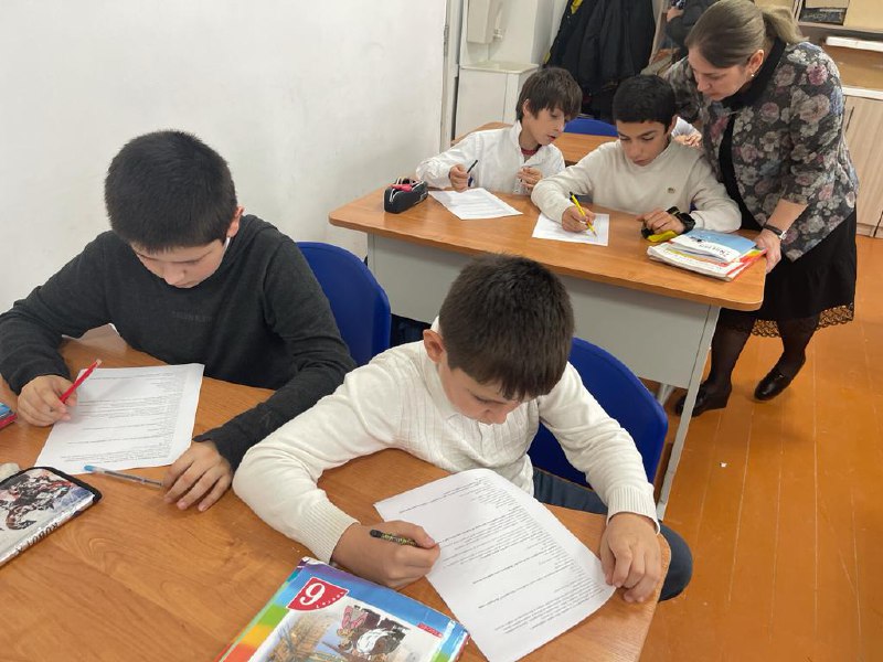 ❗️Психолог отделения семьи, Ибрагимова Асият, провела тестирование детей 6 класса СОШ №1 на тему "Что такое терроризм".