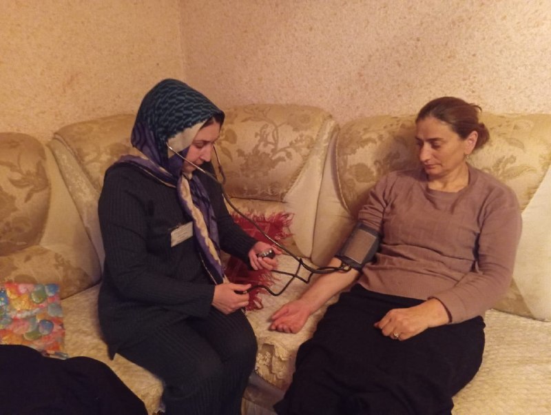 ✔️В рабочий день специалиста по работе семьёй и детьми Абдуллаевой Зухры входит посещение своих подопечных.