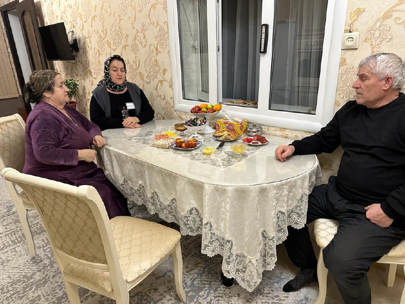 ⚠️Психолог Комплексного центра Сергокалинского района, Муршидат Шихшабекова, оказывает психологическую помощь и поддержку родителям мобилизованного Абидова М., который участвует в специальной военной операции на Украине.