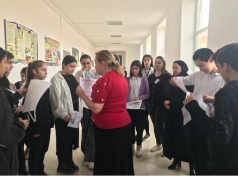 ⚡️25 декабря 2023 года специалисты отдела семьи провели акцию под названием "Наркотики забирают твою жизнь" в школе №1.