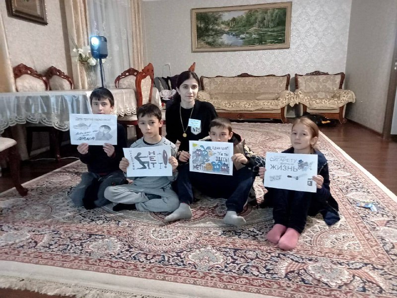✅Специалист по работе с семьей и детьми, Багомедова Патимат, организовала просмотр видеоролика о вреде наркотиков и сигарет среди своих подопечных.