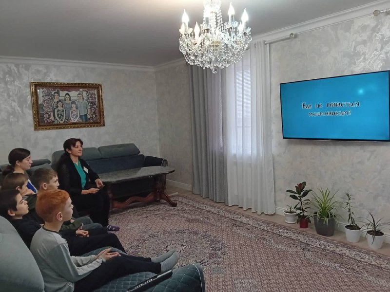 ✅Специалист по работе с семьей и детьми, Багандова Разият организовала просмотр мультфильмов по финансовой грамотности для детей.