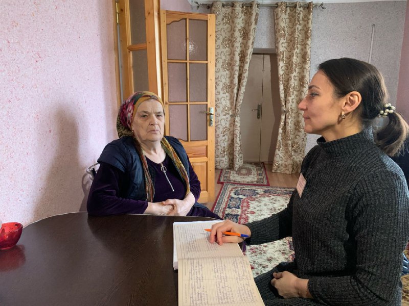 🔸Специалисты отделения социального обслуживания на дому граждан пожилого возраста и инвалидов, Алиева Раисат и Бибулатова Марьям, посетили подопечных соц работницы Джабраиловой Бурлият, проверили качество оказываемых соц.