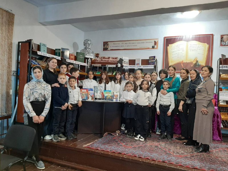 ☑️09.01.2024 г. Заведующие отдела семьи и специалисты, вместе со своими подопечными, активно участвовали в мероприятии, которое проводилось в читальном зале районной библиотеки.