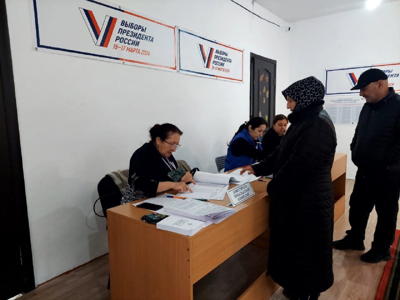 💥Специалисты и социальные работники Центра совершили доставку 6 маломобильных граждан на избирательные участки, чтобы они могли проголосовать в выборах Президента РФ.