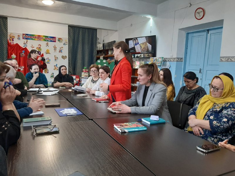 ✅ Работники отдела семьи приняли участие в мероприятии, приуроченном ко Дню всемирной поэзии, которое проходило в читальном зале районной библиотеки.