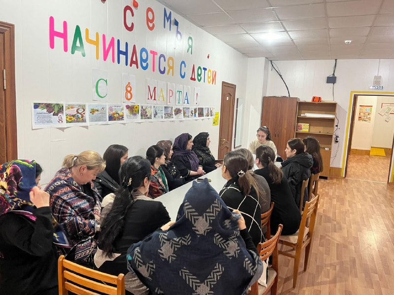 ⚠️Специалист по социальной работе Умарова Зарема провела беседу, о безопасности при террористических актах, среди работников Центра.