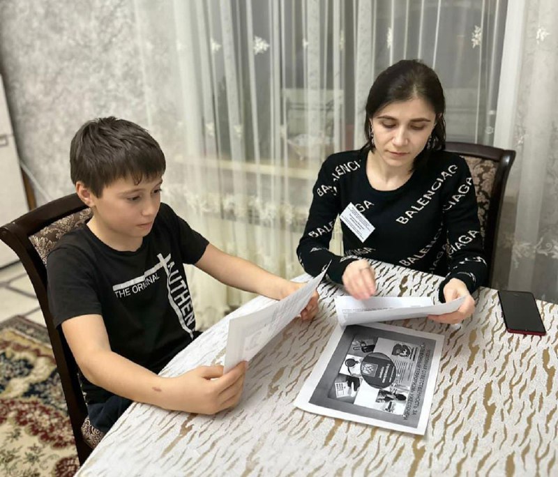 ✅ Специалист по работе с семьей Багомедова Патимат организовала просмотры видеороликов и провела беседы с подопечными на темы: "Терроризм и экстремизм" и "Социальные сети: преимущества и опасности".