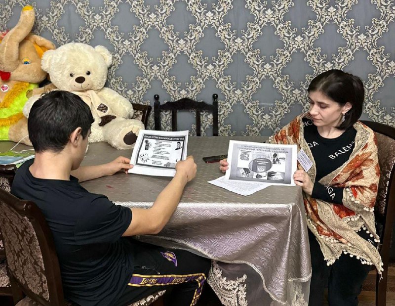 ✅ Специалист по работе с семьей Багомедова Патимат организовала просмотры видеороликов и провела беседы с подопечными на темы: "Терроризм и экстремизм" и "Социальные сети: преимущества и опасности".
