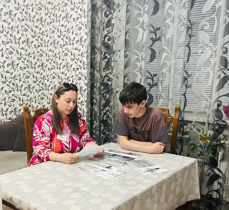⚠️Специалист отделения семьи, Джалилова Марзият, провела беседу с подопечным на актуальную и важную тему "Скажи наркотикам - нет!".