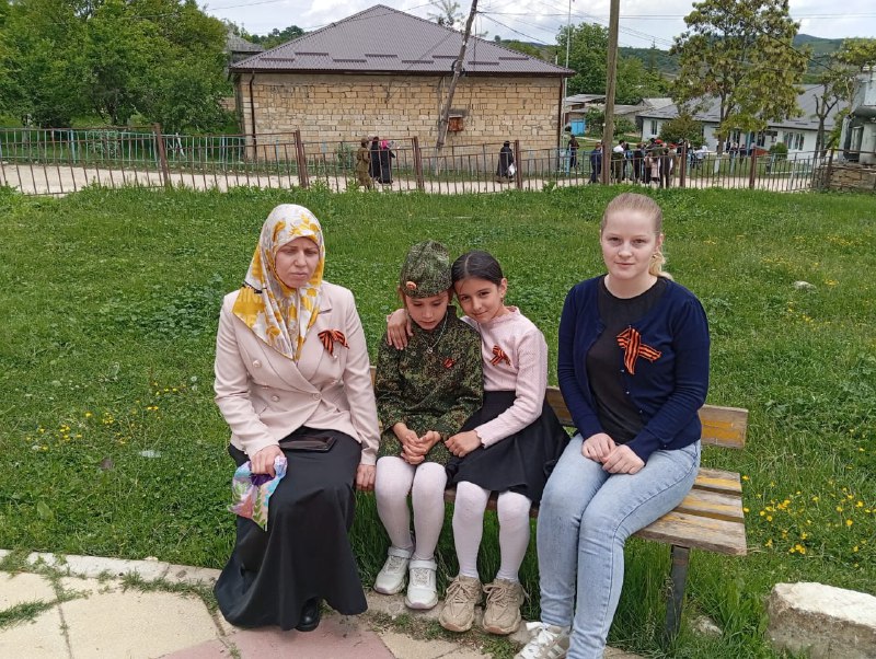 💥🎗🪖Специалисты Алиева Хадижат, Абдуллаева Зухра и Джупанова Ханум активно приняли участие в мероприятии, посвященном Дню Победы в с. Кичи Гамри.