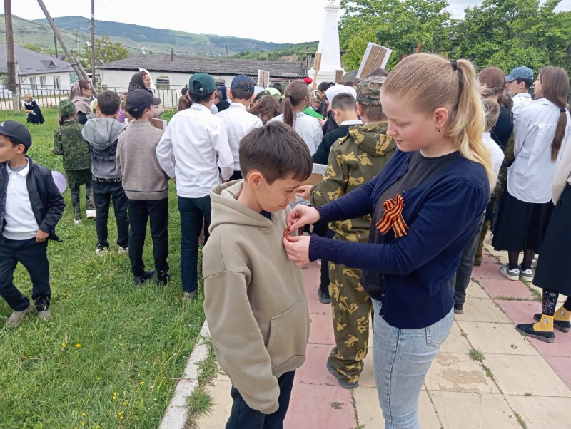 💥🎗🪖Специалисты Алиева Хадижат, Абдуллаева Зухра и Джупанова Ханум активно приняли участие в мероприятии, посвященном Дню Победы в с. Кичи Гамри.