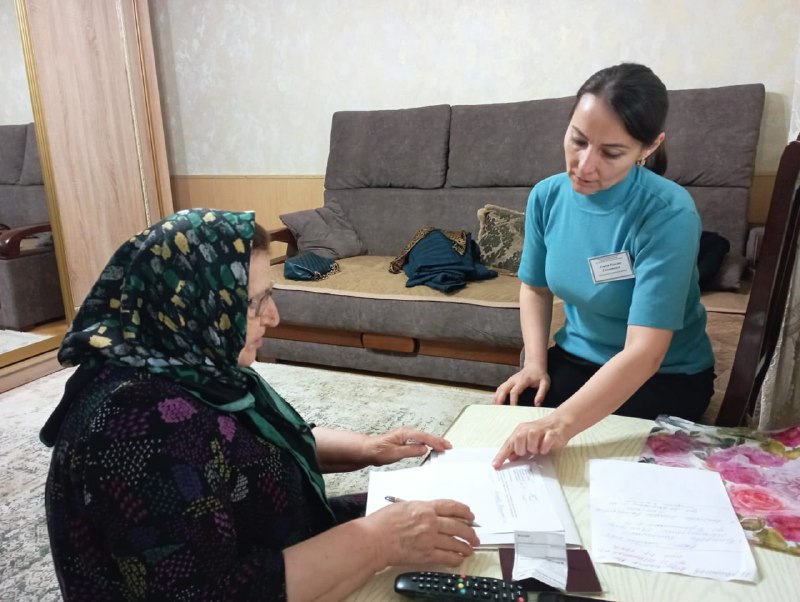 💥Будни специалистов отделения социального обслуживания на дому граждан пожилого возраста и инвалидов, Алиевой Раисат и Бибулатовой Марьям.