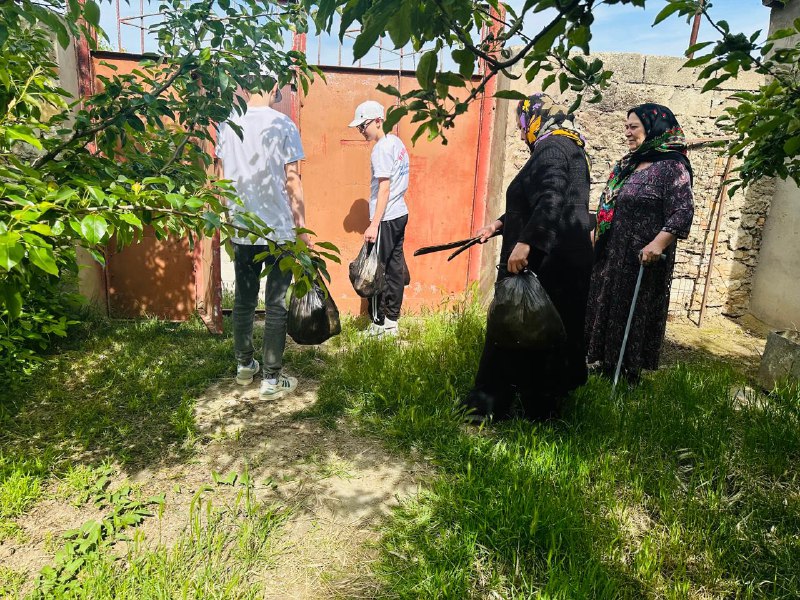 ✅Специалист Центра социального обслуживания Сергокалинского района Алхасова Мариет совместно с волонтерами провели акцию «Тёплым словом- добрым делом».