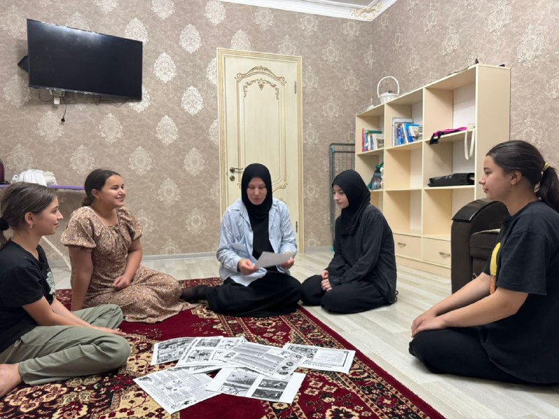 ✅Специалист по работе с семьей и детьми Алиева Максалина провела беседу с подопечными "Безопасное лето".