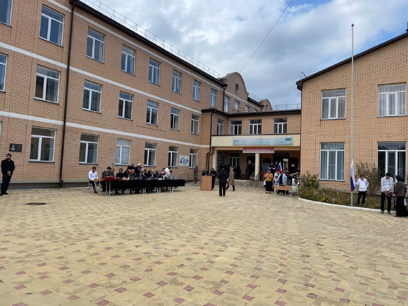 Заместитель директора Комплексного центра соцобслуживания населения Сергокалинского района Идрисов Хабибулла Ибрагимович принял участие в выездных совещаниях Главы МР Сергокалинского района и в составе других руководителей района в сёлах Бурдеки, Мургук и