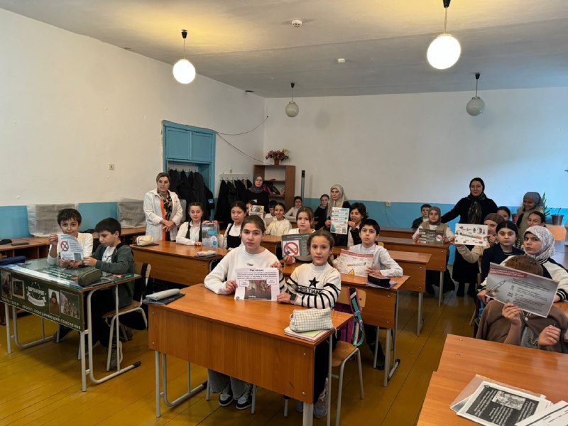 ✅Специалисты по работе с семьей и детьми совместно со школой провели беседу на тему вреда курения.