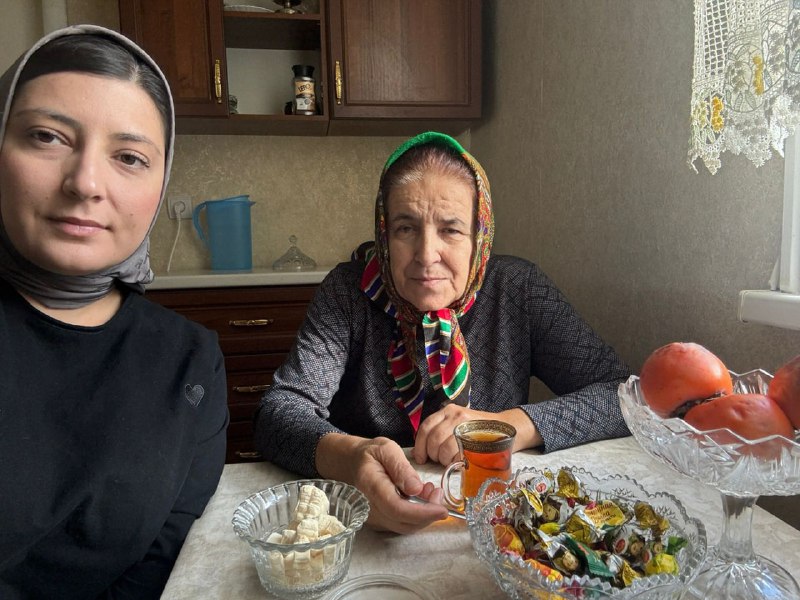 Социальные работники Центра поздравили своих подопечных с Днем инвалидов