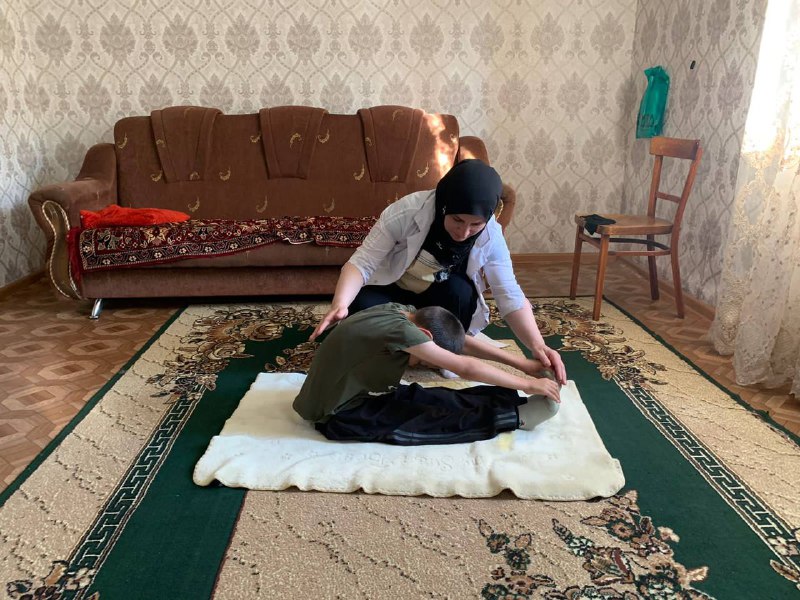 Будни инструкторе по ЛФК (Алгасанова Марина) Лечебная физическая культура – метод лечения, использующий средства физической культуры с лечебно-профилактической це- лью для восстановления здоровья и трудоспособности организма, предупреждения осложнений и п