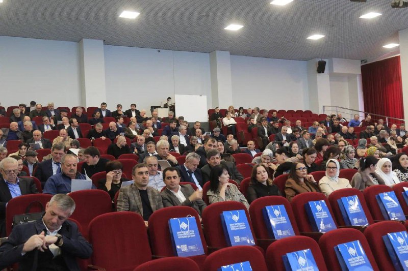 ✅ Сегодня Руководитель Комплексного центра соцобслуживания населения Сергокалинского района Муртузалиев Магомед Исаевич принял участие в расширенном заседании коллегии Министерства труда и социального развития Республики Дагестан, посвящённое подведению и
