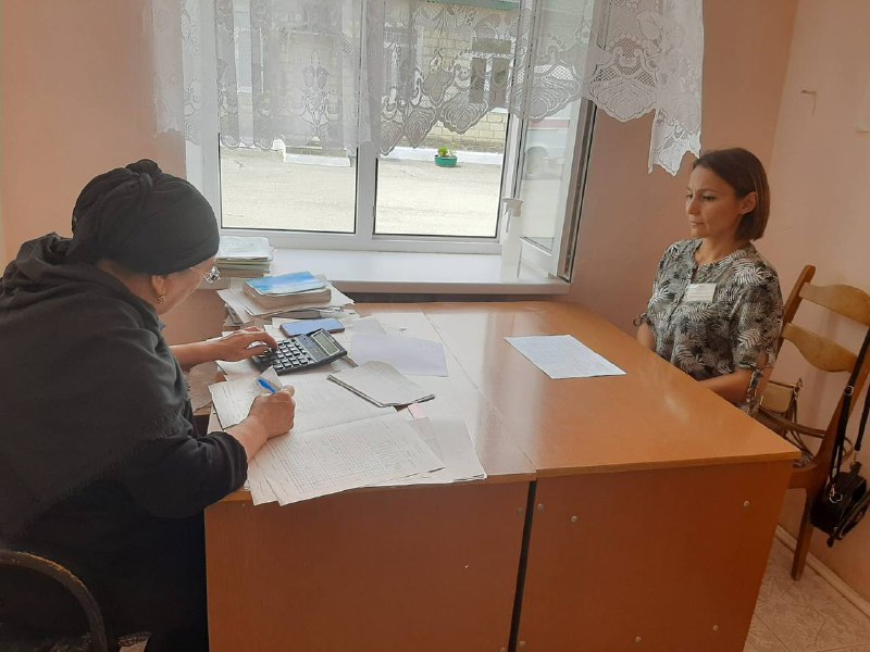 Специалисты по социальной работе Мусаева С.М. и Алиева Р.Г.посетили семью военнослужащего,погибшего во время специальной военной операции на Украине Халимбекова Исы Р. Была проведена социально-правовая консультация.