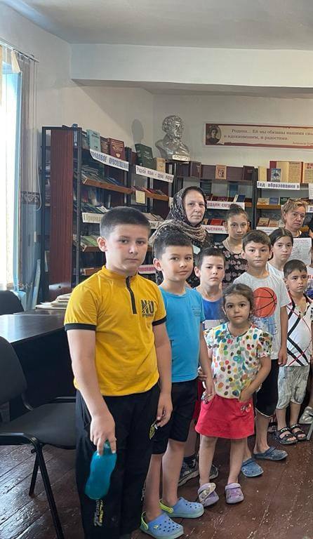 Специалисты ГБУ РД КЦСОН в МО «Сергокалинский район» соцпедагоги и психолог отделения семей и детей посетили со своими подопечными мероприятие в районной библиотеке, посвященное годовщине начала Сталинградской битвы.