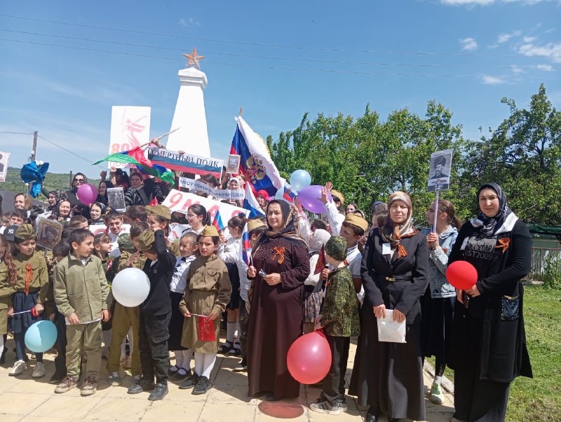 Специалисты по работе с семьёй и детьми Джупанова Ханум и Абдуллаева Зухра приняли участие в мероприятии, посвящённом Дню Победы.