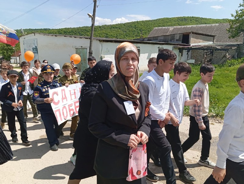 Специалисты по работе с семьёй и детьми Джупанова Ханум и Абдуллаева Зухра приняли участие в мероприятии, посвящённом Дню Победы.