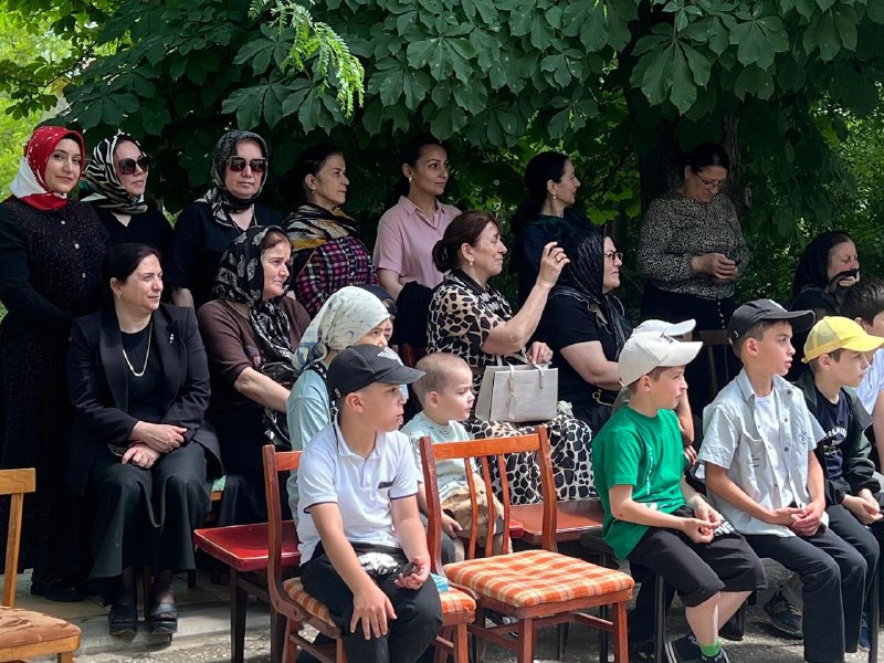 Работники отдела семьи приняли участие в мероприятии, приуроченном ко Дню защиты детей, которое организовала Центральная библиотечная система с. Сергокалы.
