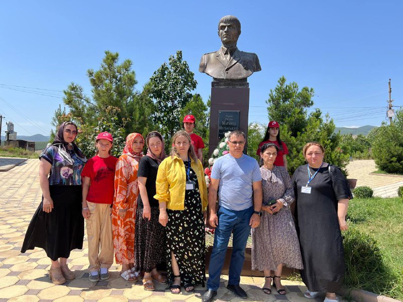 10 июля 2025 года в с. Сергокала в Центральном парке состоялась трогательная церемония возложения цветов к памятнику Героя России Нурбагандова Магомеда Нурбагандовича, приуроченная к годовщине со дня его гибели.