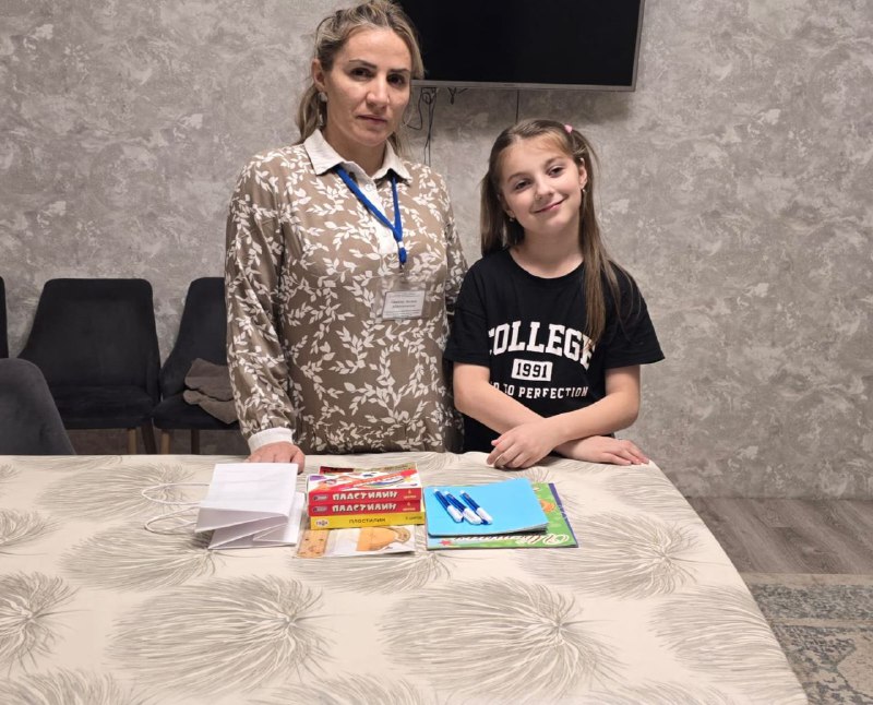 Социальный педагог Саидова Аксана и специалист Джупанова Ханумчакар приняли участие в акции "Помоги собраться в школу ".